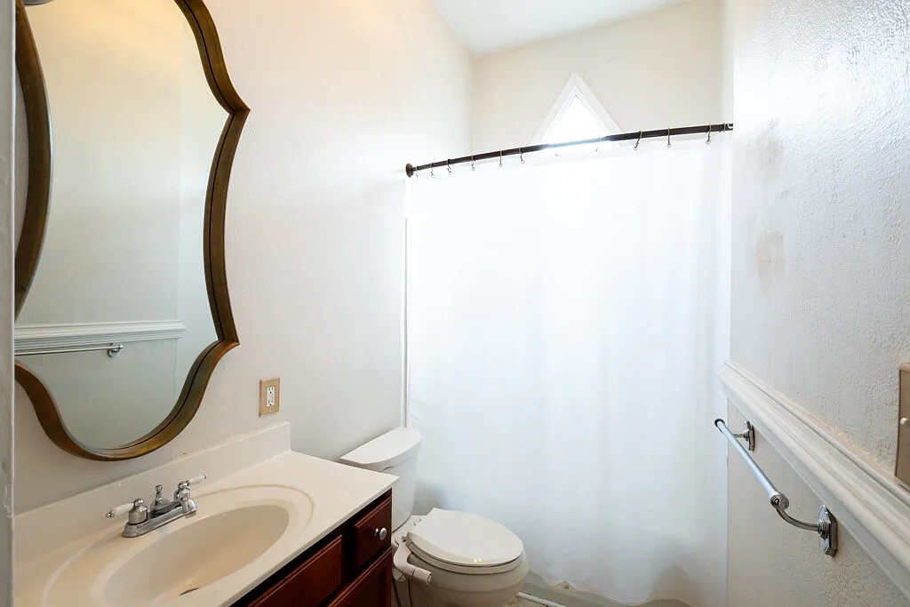 442 Court St — Photo 3