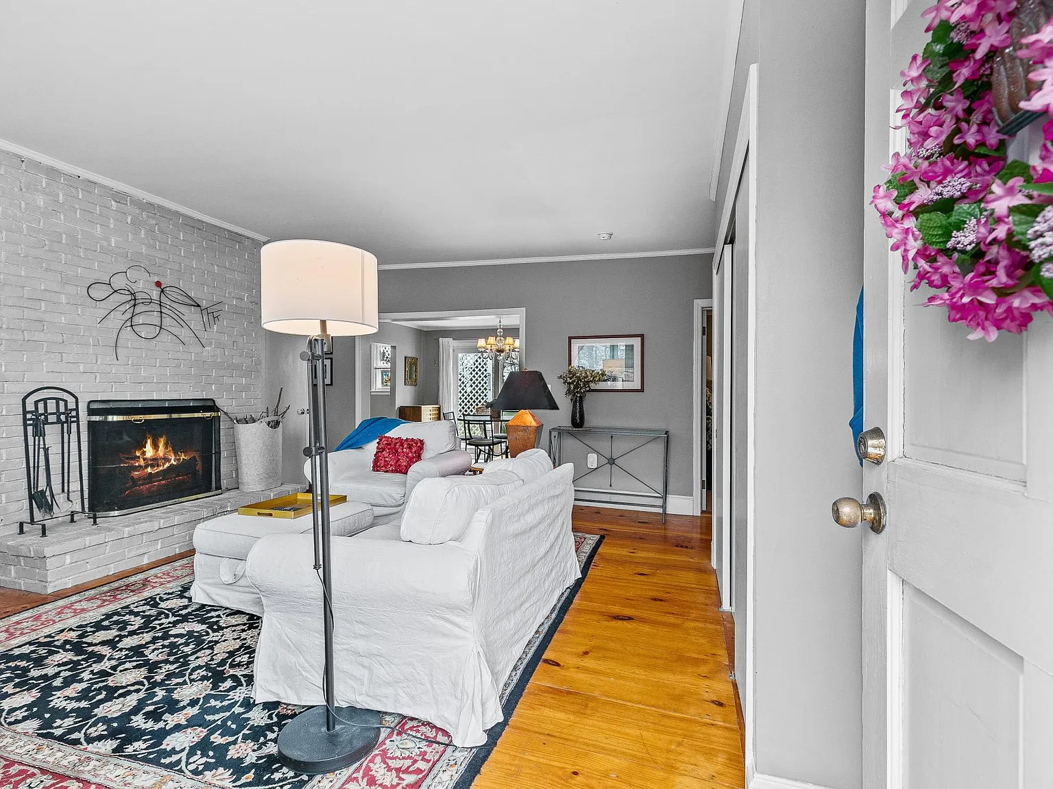 46 Chastellux Ave — Photo 3
