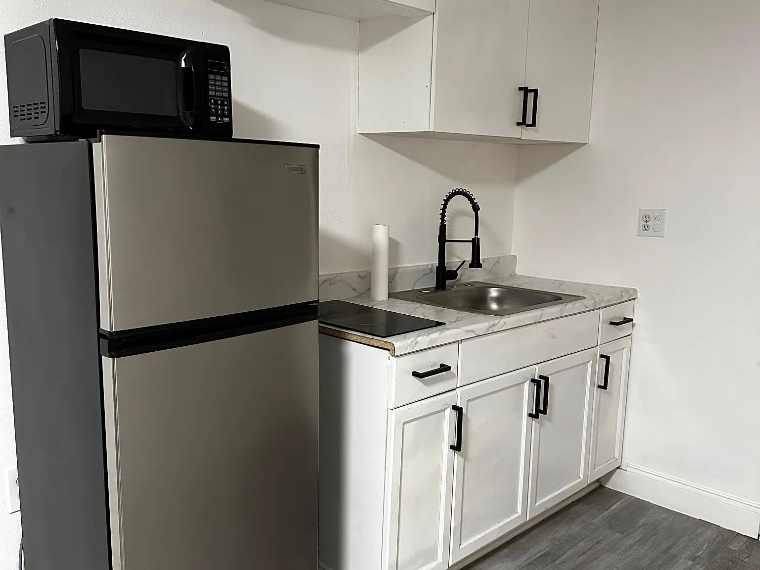 Studio, 250 sqft, $850 — Photo 3