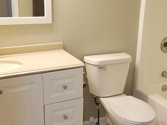 3rd image of 509 Kiowa Cir #103
