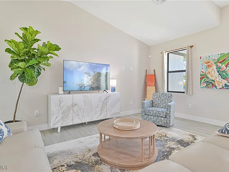1137 SW 29th Ter — Photo 12