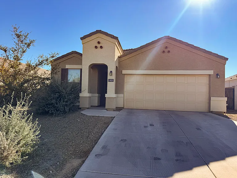 4121 W Crescent Rd — Photo 1