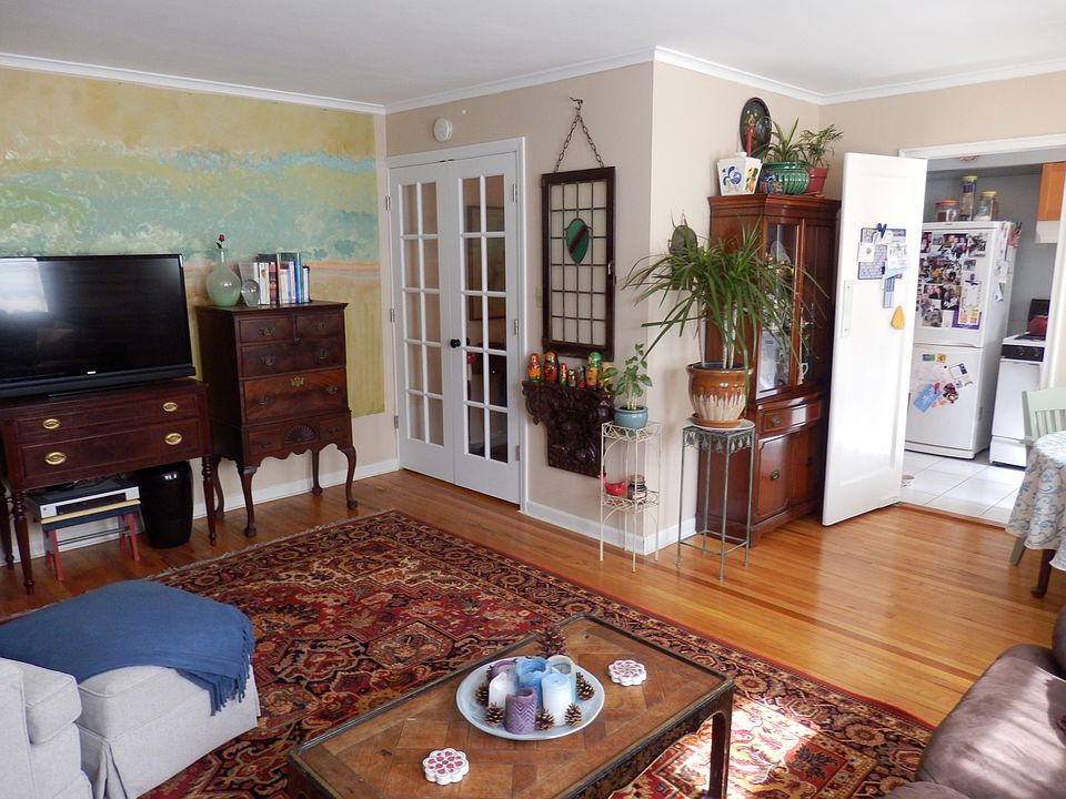 living/dining area
