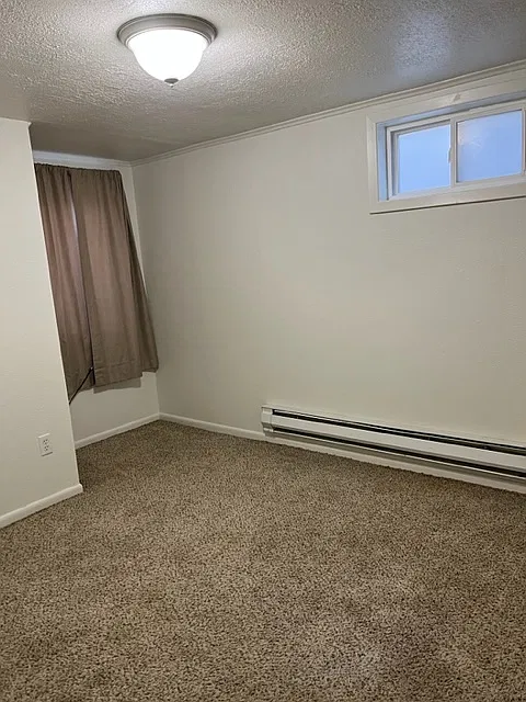2 bed, 1000 sqft, $1,050 — Photo 2