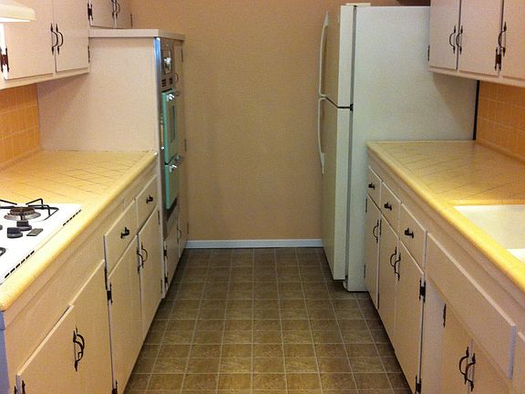 4th image of 436 Cedar Ave Unit 9
