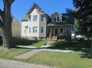 316 E Lincoln St, Walcott, IA 52773