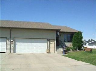 1404 17 1/2 Ave SW, Minot, ND 58701