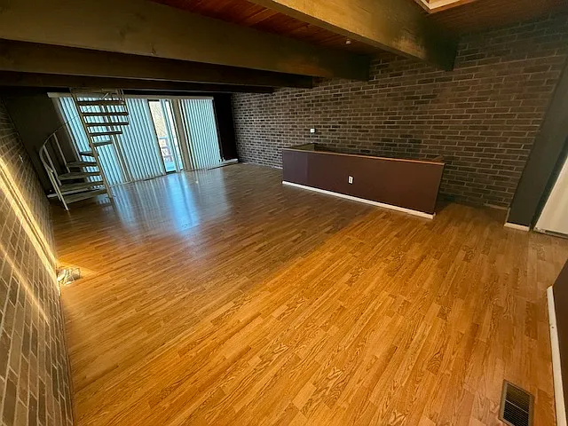 1 bed, 1.5 bath, 998 sqft, $1,250 — Photo 3