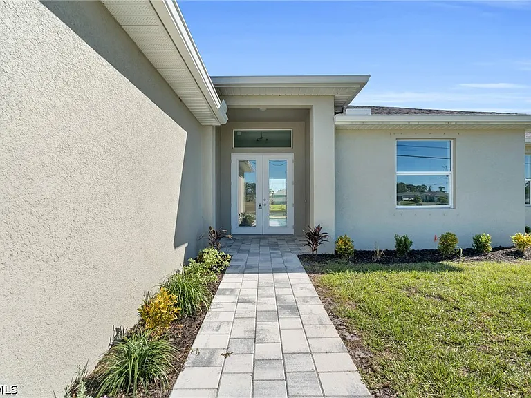 526 NW 9th St — Photo 4