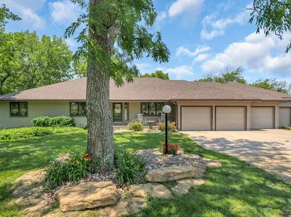 4848 SE 53rd St, Berryton, KS 66409