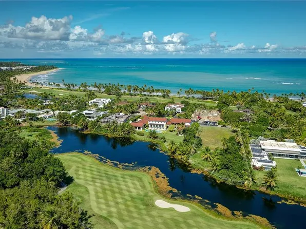 7000 Bahia Beach Blvd #19, Rio Grande, PR 00745