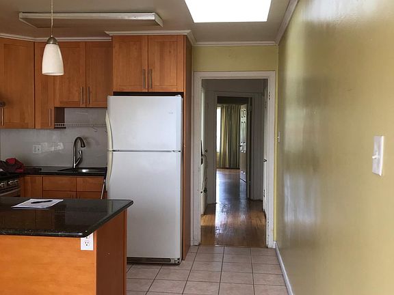 4th image of 1424 Ingalls St
