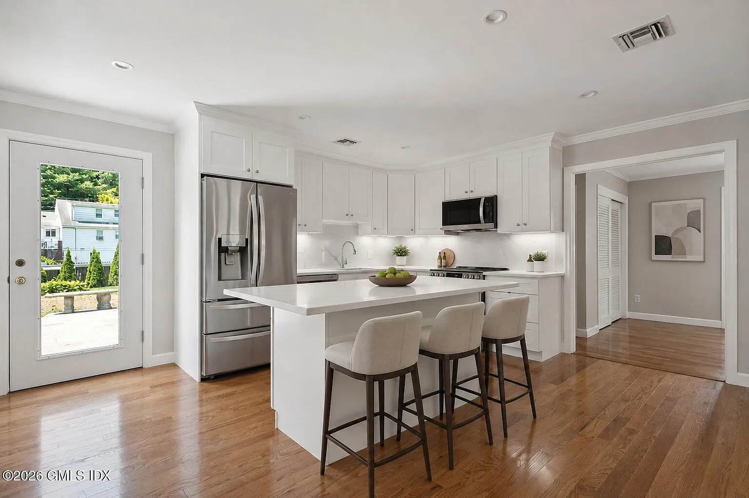 3 bed, 3.5 bath, 1700 sqft, $6,995 — Photo 4