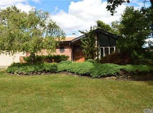 3 Melissa Dr, Farmingville, NY 11738