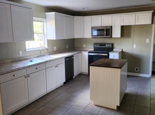 908 W 2nd St, Taylor, TX 76574