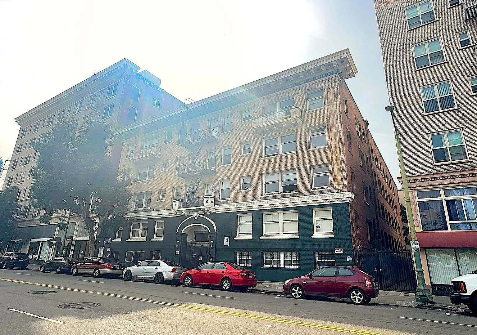 1425 Harrison St — Photo 1