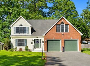 95 Maryland Ave, Lowell, MA 01851