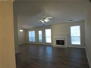3277 Crossfield Ln — Photo 2