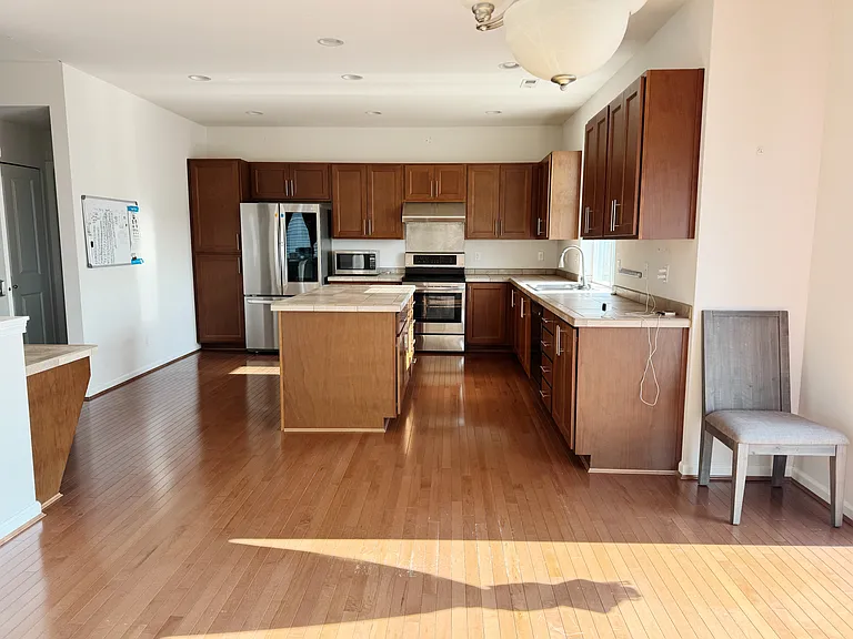 91st Pl S — Photo 21