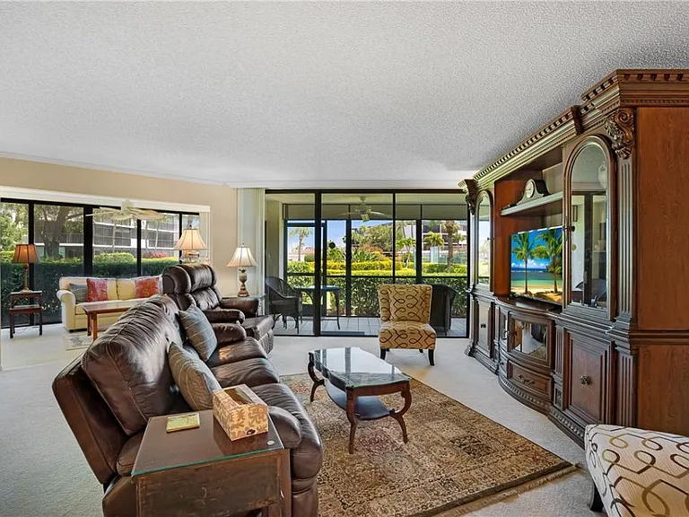 1815 Mooringline Dr #1D — Photo 9