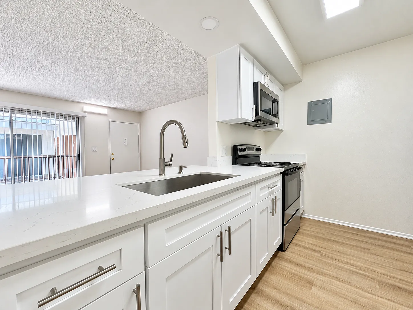 Studio, $1,499 — Photo 2