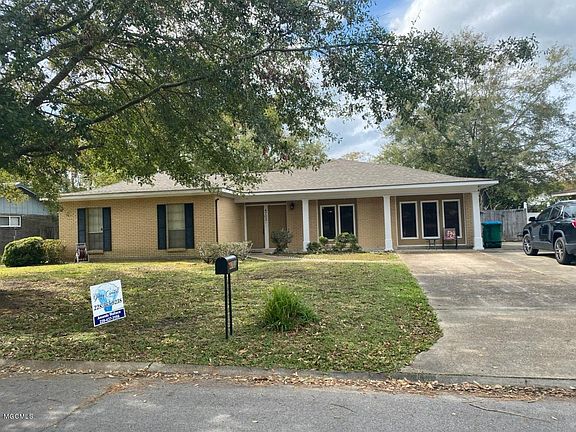2nd image of 4703 Robinhood Dr