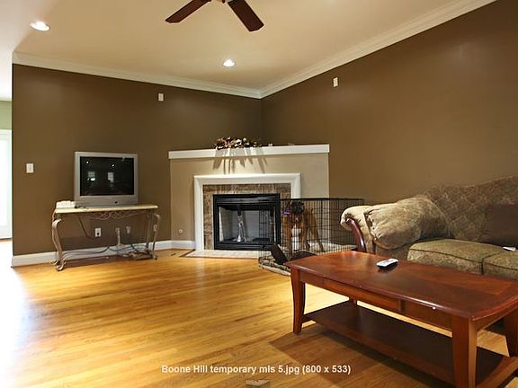 3rd image of 1086 Boone Hill Dr