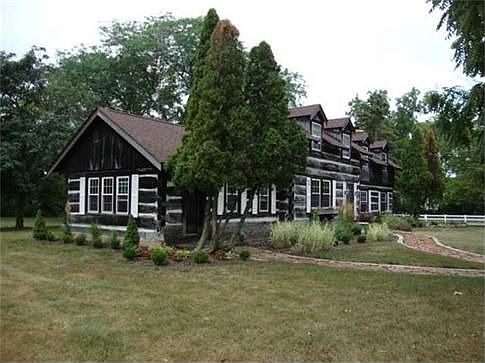 3rd image of 304 S Wilhelm St