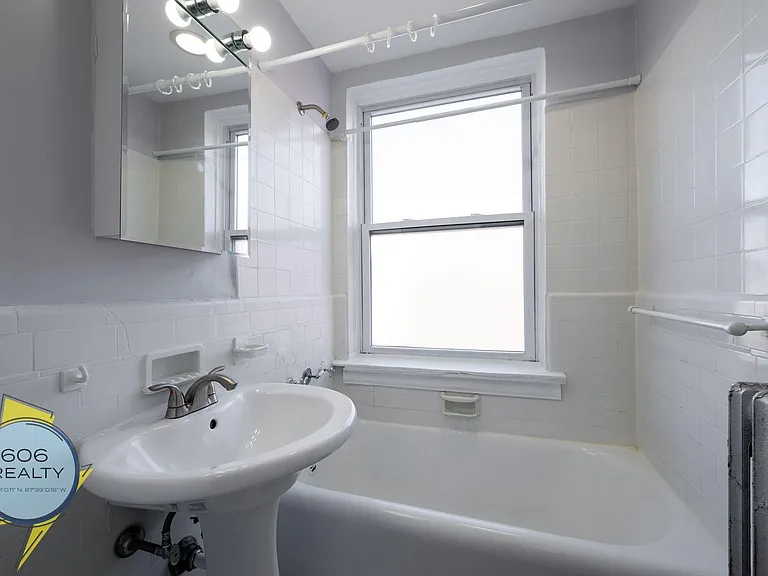 SASH Station Apartments — Photo 10