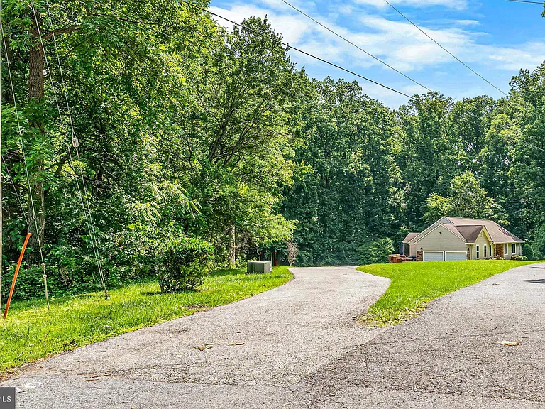 10870 Hammond Dr — Photo 52