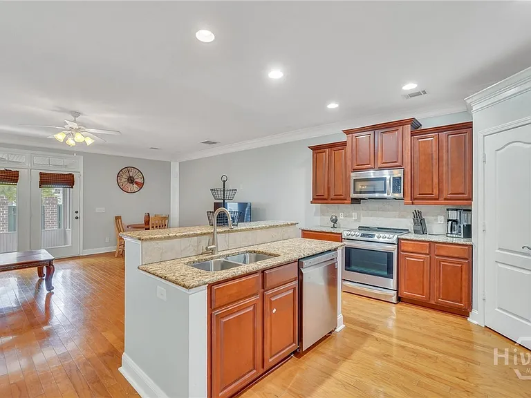 124 Ventura Pl — Photo 13