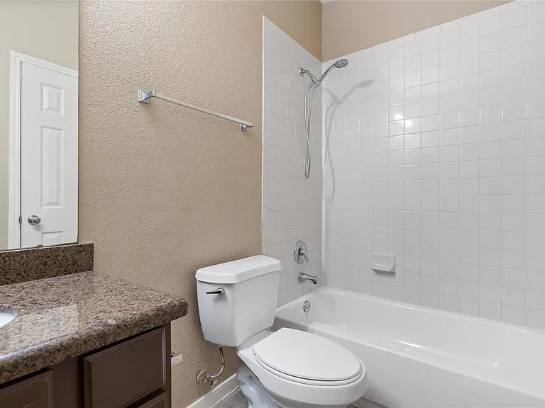 9104 N Green River Dr #A — Photo 31