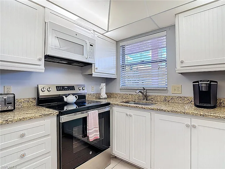 200 Turtle Lake Ct #109 — Photo 8