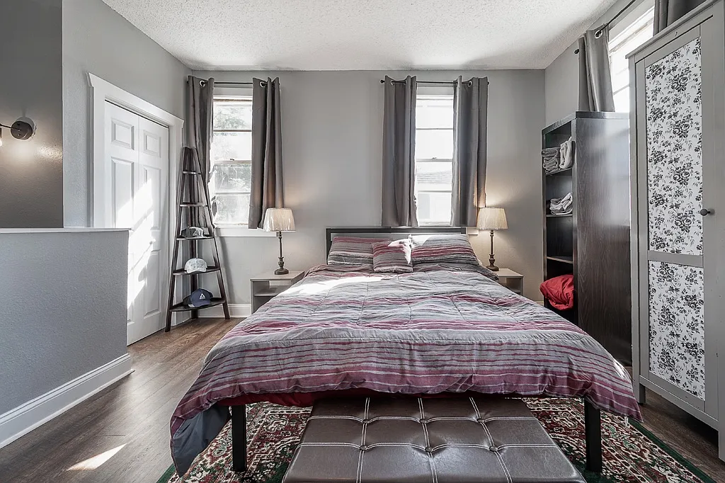 1 bed, 400 sqft, $1,300 — Photo 3