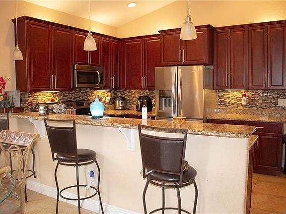 3rd image of 508 Hibiscus Cove Dr