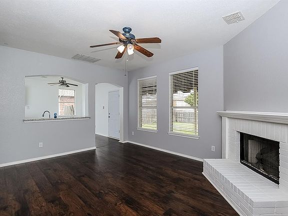 4th image of 1053 Harriman Dr