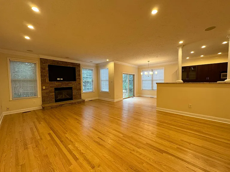 400 Barefield Ln — Photo 4