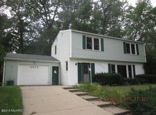 4673 Foxcroft Ave NW, Comstock Park, MI 49321