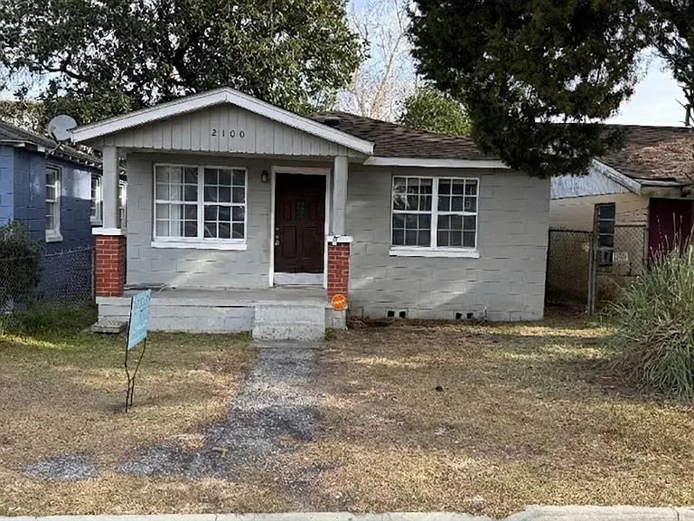 2100 Patch St — Photo 2