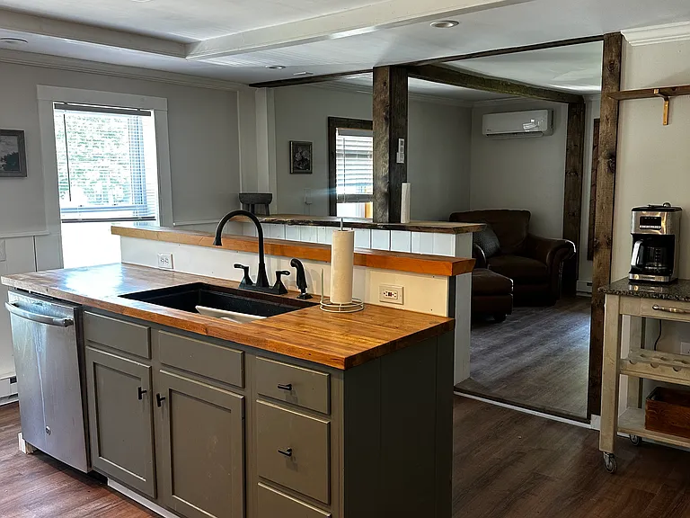 4 James Ave #2 — Photo 2