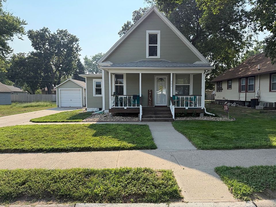 1st image of 404 S 14th St