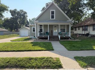 404 S 14th St, Norfolk, NE 68701
