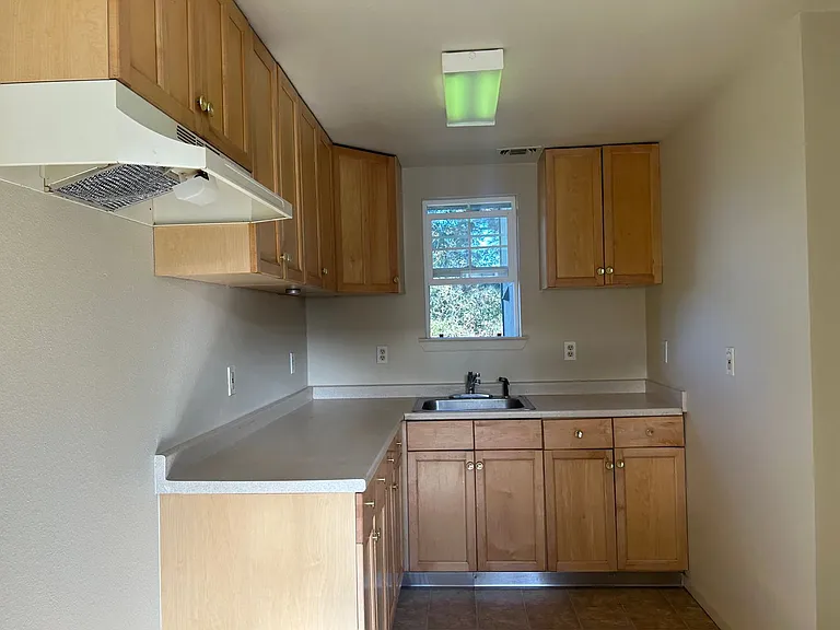2886 B St — Photo 4