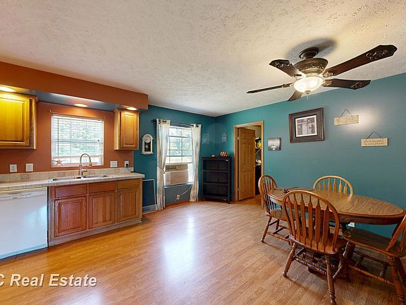 2nd image of 3865 Mushroom Rd