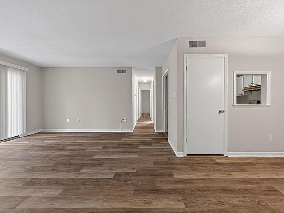 2nd image of 500 Umstead Dr #303E