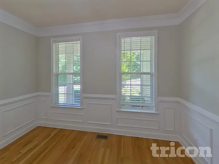 111 Beaverbrook Ln — Photo 4