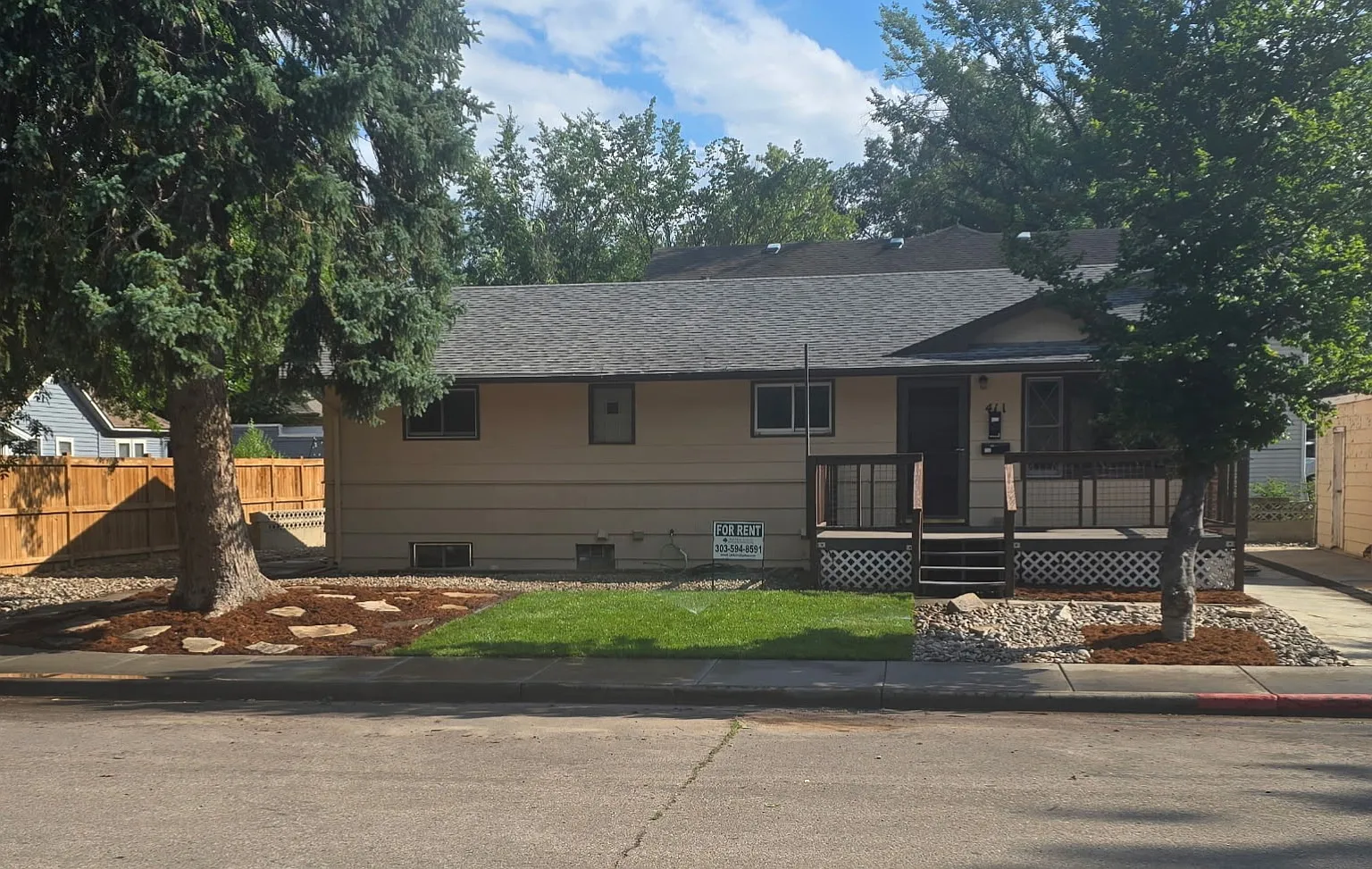 411 W Myrtle St — Photo 1