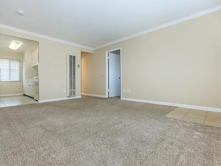 Fresno Terrace Apartments — Photo 15