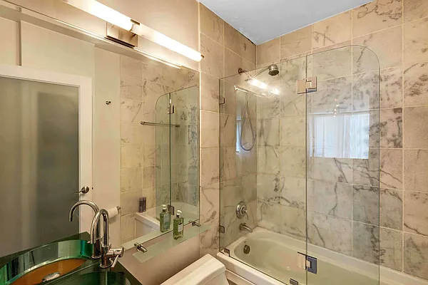 Rented by Sphere RE | media 8