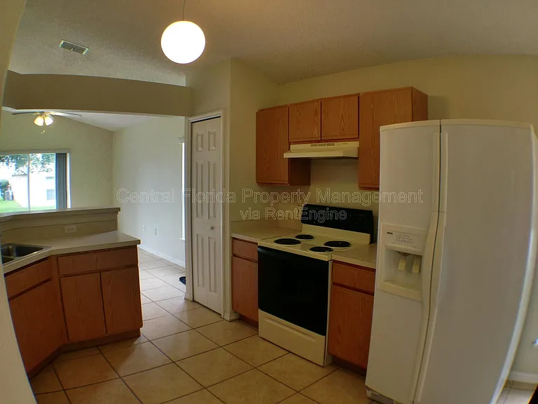 3842 Stonefield Dr — Photo 3